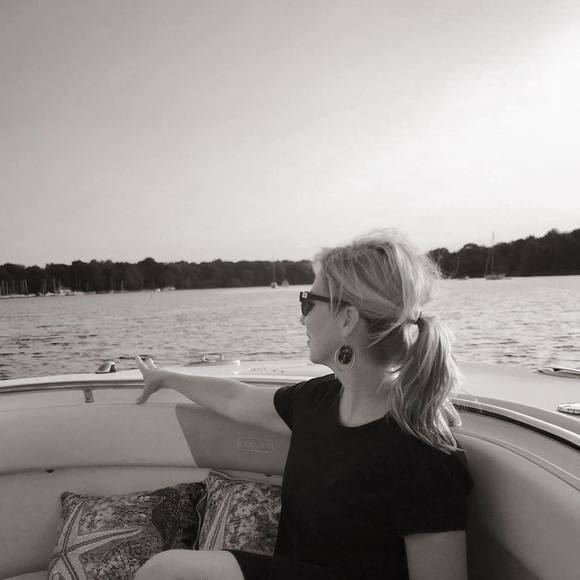 Meet your Posher, Genevieve - Picture 1 of 1